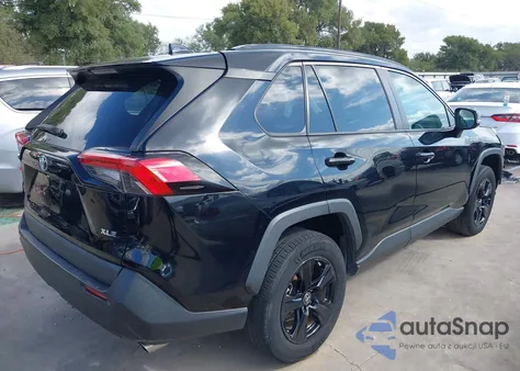 2021 Toyota Rav4 Xle z USA, uszkodzony, nr VIN 2T3W1RFV1MW164499